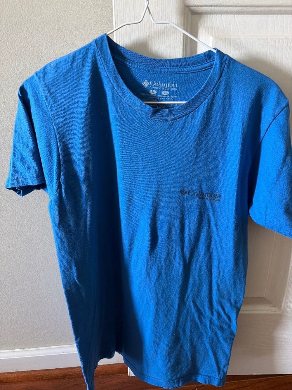 Men’s Columbia tee
